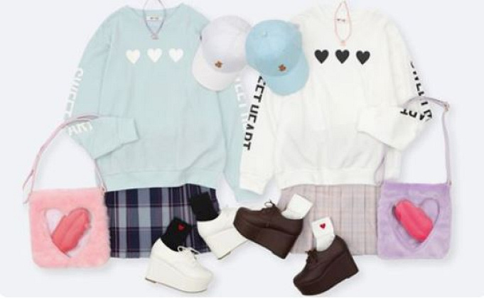 ディズニー双子コーデおすすめ44選 月別 季節別に真似したくなるおそろいの服装 ディズニー双子コーデおすすめ44選 月別 季節別に真似したくなるおそろいの服装