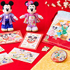 キャステル 【11/17・12/1発売】ディズニーお正月2026グッズ全44種類一覧!馬モチーフのぬいぐるみやぬいバが登場!色とりどりのだるまグッズも!