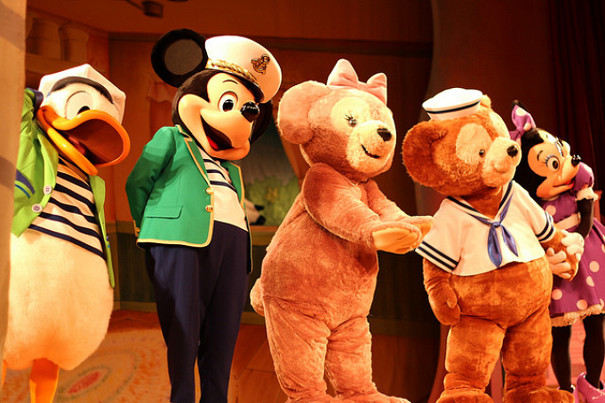 東京ディズニーシーでショーを楽しめるレストランはある