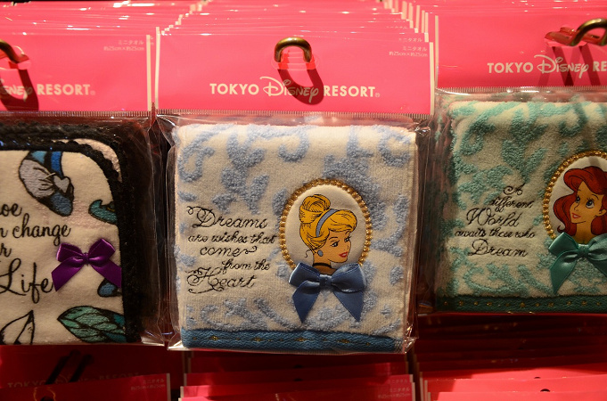 ディズニーで買えるシンデレラグッズ11選 ランド シーのお土産におすすめ