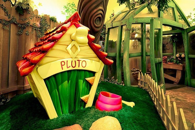 ディズニー 人気の犬キャラ プルート 徹底解説 グッズ 誕生日 会える場所はどこ