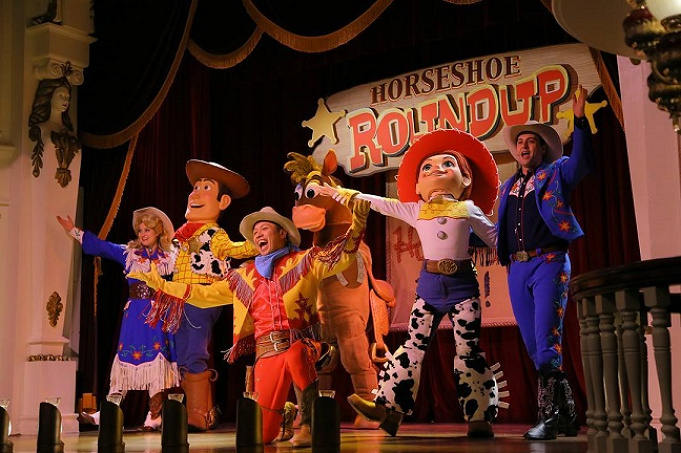 ディズニーランドのショーレストラン ザ ダイヤモンドホースシュー 時間 予約方法 座席情報