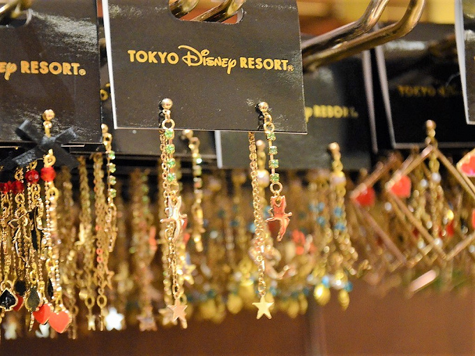 ディズニーのピアス イヤリング64種類まとめ ランド シーの人気アクセサリー