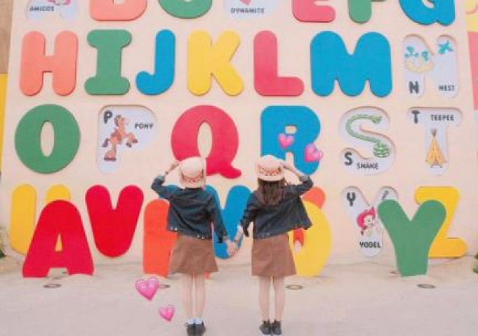 22春 ディズニーコーデ選 3月 4月 5月の服装のポイント 持ち物 カップルや友達とおそろいで 22春 ディズニーコーデ選 3月 4月 5月の服装のポイント 持ち物 カップルや友達とおそろいで