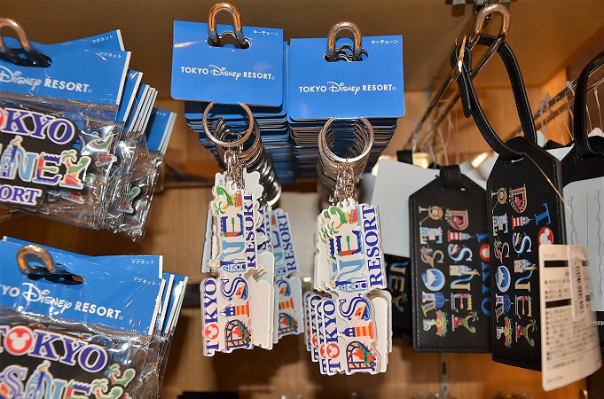 2 1発売 東京ディズニーリゾートオリジナルグッズ10種類 アルファベットがパークデザイン
