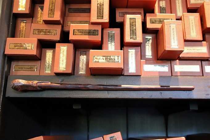 Usj ハリーポッターの杖44種類 オリバンダーの店で買えるキャラクター 誕生月の杖