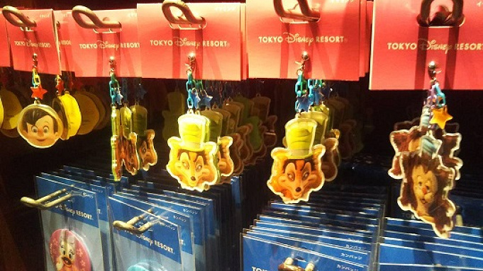 ファウルフェロー ピノキオのキャラクター サイン グッズ ギデオンとの関係も