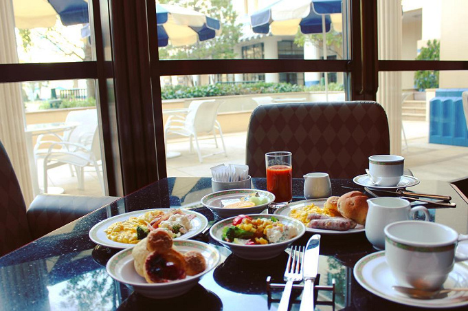 解説 ディズニーアンバサダーホテルの朝食提供レストランを解説 予約はできる 朝食付きプランは