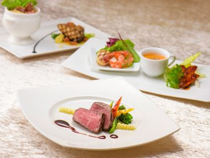 解説 ミラコスタの ルームサービス 朝食 ディナーのメニュー 時間 値段 事前予約を