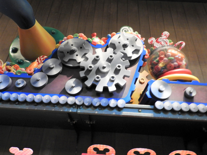 ディズニーランドの隠れミッキーを写真つきヒントでご紹介