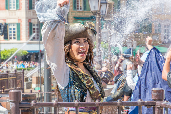 18 夏休みのディズニーの暑さ対策の持ち物 楽しみ方 7月 8月のディズニー混雑予想まとめ