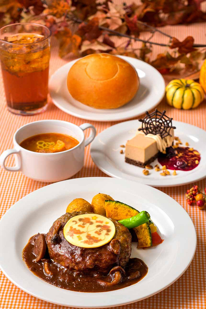 最新 ディズニーハロウィーン18フードメニュー ランド編 スペシャルセット 食べ歩き スーベニア付き
