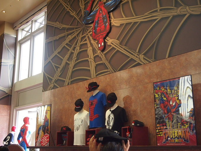 Usj スパイダーマンのお土産グッズ30選 Tシャツ パンツなどの値段 写真