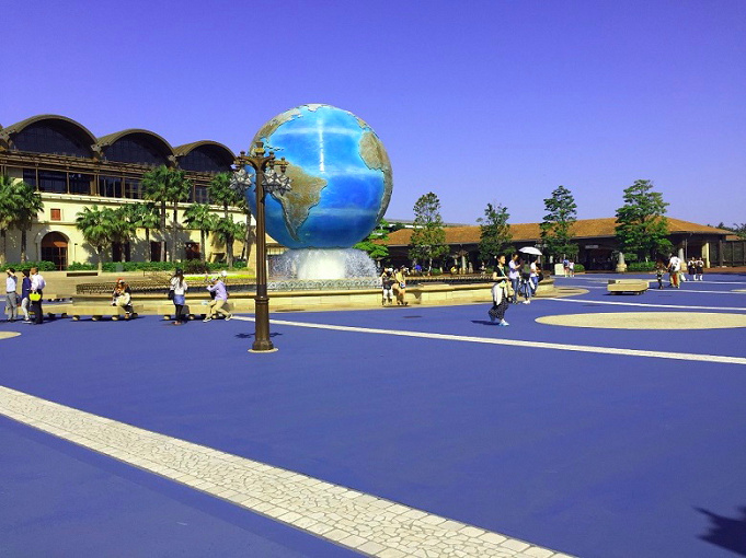 ディズニーシーの地球儀 アクアスフィア とは 周辺エリア エントランスのトリビアを解説