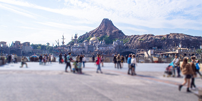 【ディズニーシー】ミッキー広場を徹底解説!人気のハーバーショー観賞場所「ピアッツァトポリーノ」!ビリーヴ情報も!