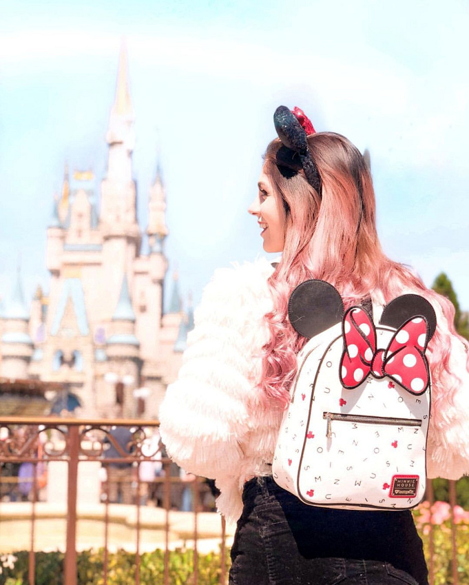 ディズニーリュック11選 リュックコーデまとめ キャラクターモチーフでかわいい