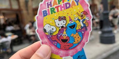 【USJ】ユニバの無料でもらえるシール情報!限定シールや配布場所、シールのもらい方は!?