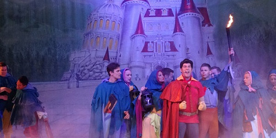 【ガストン】美女と野獣の悪役ヴィランを解説!性格や声優、グリーティング、新エリアにも登場!