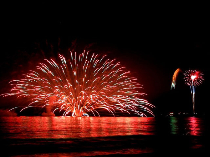 19 関東花火大会を徹底解説 各花火大会の見どころや鑑賞穴場スポット 屋台情報などをチェック
