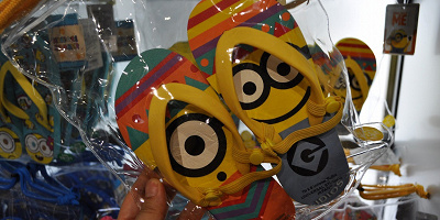 【2019】ユニバのビーチサンダル14選!大人用&キッズ用のデザインとサイズ・値段を総まとめ!