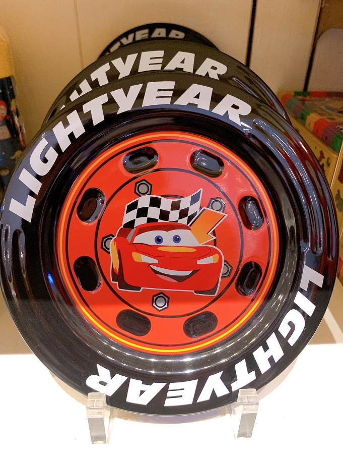 ディズニー 映画 カーズ 関連グッズ25選 マックイーン メーターのお土産まとめ