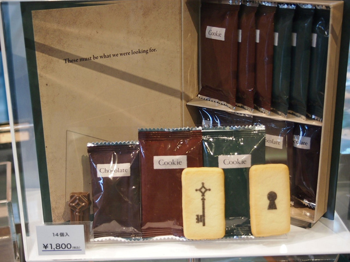 Usj進撃の巨人グッズ75選 マント 立体機動装置 ジャケット パーカー Tシャツ Usj進撃の巨人グッズ75選 マント 立体機動装置 ジャケット パーカー Tシャツ