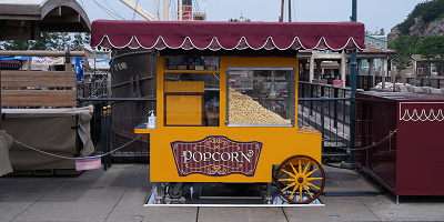 【ドックサイドステージ】ディズニーシーの屋外劇場!歴代ショー・中止条件・周辺グルメまとめ!