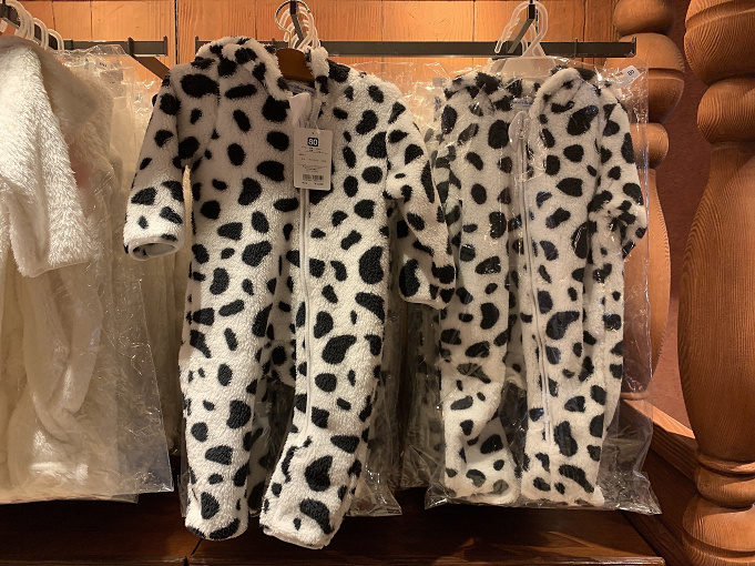 21 ディズニーランドで買える子供服 ベビー服 なりきりドレスまとめ スタイなどの小物系も