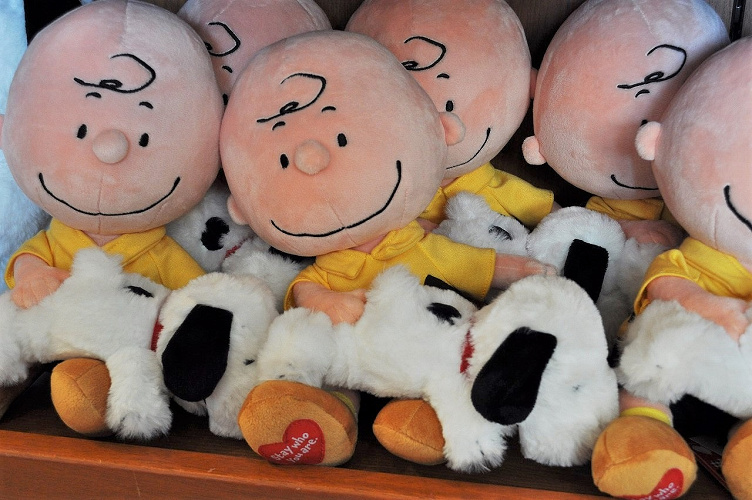 ピーナッツ チャーリー ブラウンのプロフィール 名言や性格 スヌーピーとの関係は ピーナッツ チャーリー ブラウンのプロフィール 名言や性格 スヌーピーとの関係は