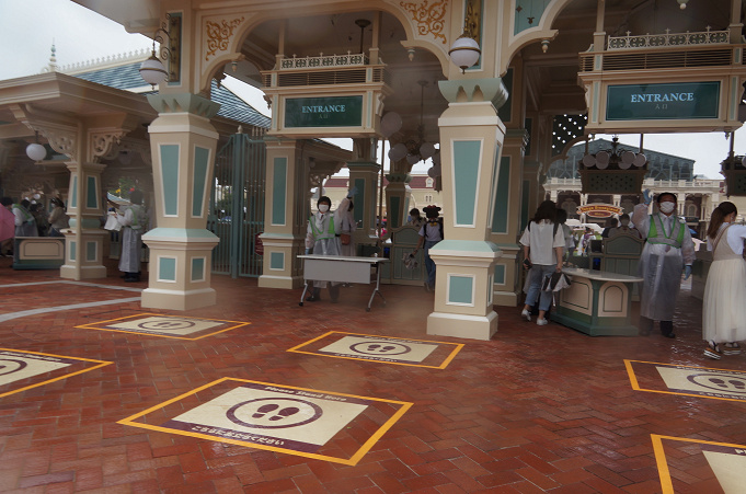 ディズニー再開初日レポ ディズニーランドの再開日にパークに行けた コロナ対策や変更点まとめ
