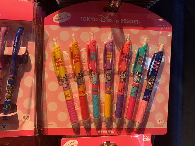 ディズニー文房具 レトログッズが人気急上昇 ノートやボールペンなどのステーショナリーが登場 ディズニー文房具 レトログッズが人気急上昇 ノートやボールペンなどのステーショナリーが登場