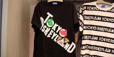 【9/28発売】ディズニー新エリアロゴマークグッズ43選!Tシャツやパスケースなどが登場!