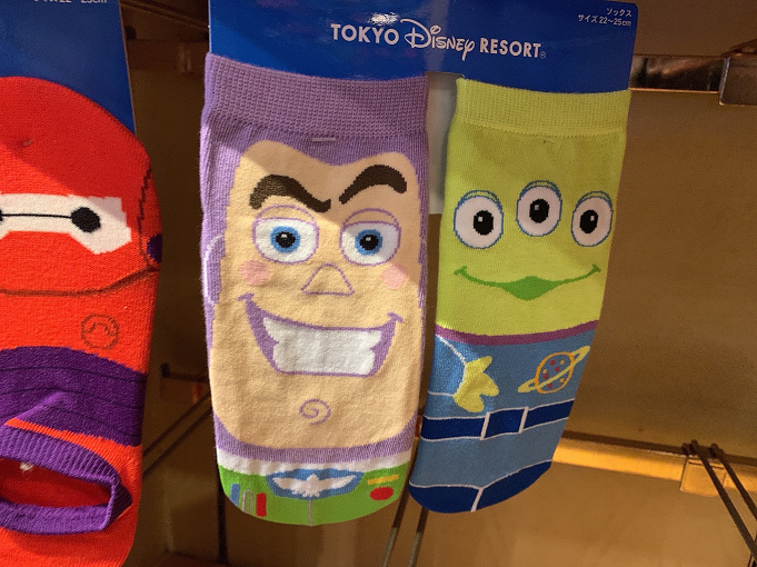 21 ディズニー靴下28選 カラフルなものからシンプルなデザインまで
