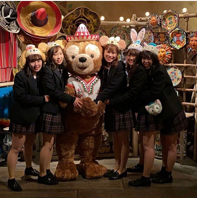 制服ディズニー かわいいコーデはズバリ コレだ アオハルなディズニーの楽しみ方 制服ディズニー かわいいコーデはズバリ コレだ アオハルなディズニーの楽しみ方