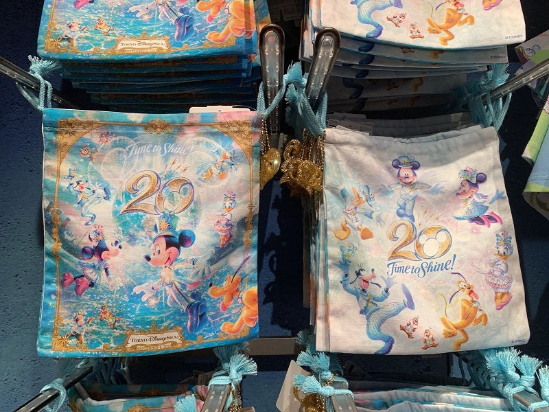 22 ディズニーで買える巾着 きんちゃく グッズまとめ 使い分けができる巾着セットも 22 ディズニーで買える巾着 きんちゃく グッズまとめ 使い分けができる巾着セットも