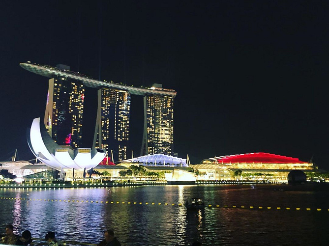 【最新】シンガポールの夜景スポット7選！おすすめ観賞場所&エンターテイメント情報
