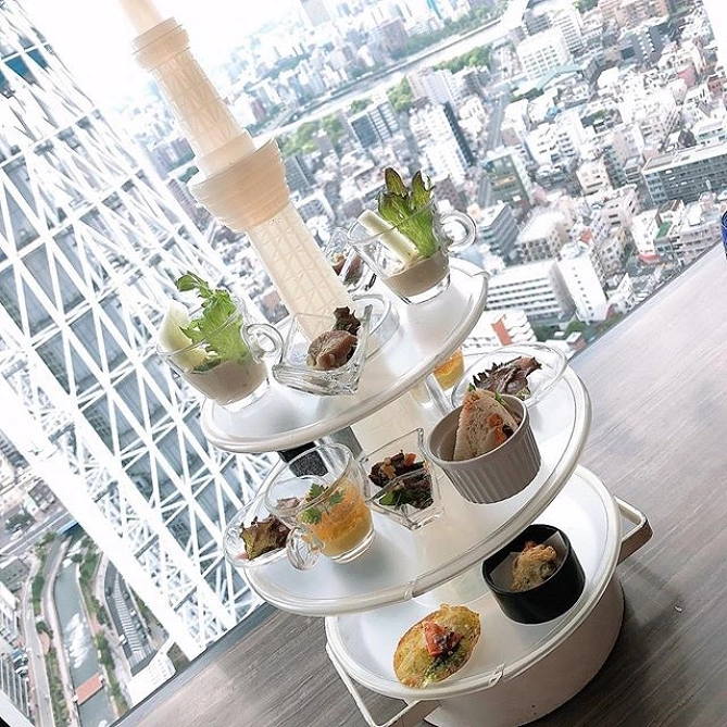 天空LOUNGE TOP of TREE