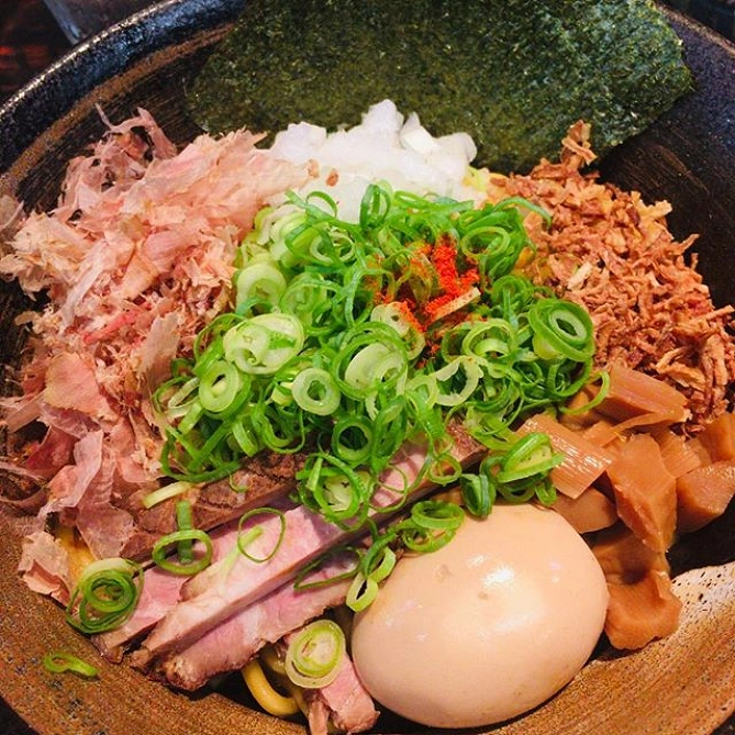 瞠の油そば