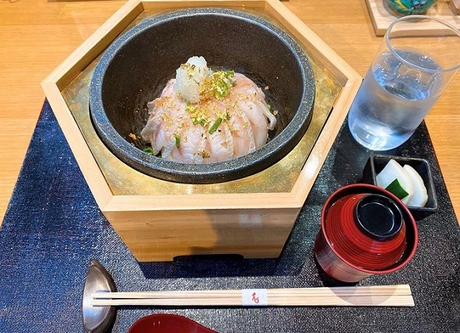 東山志-YOSHI-