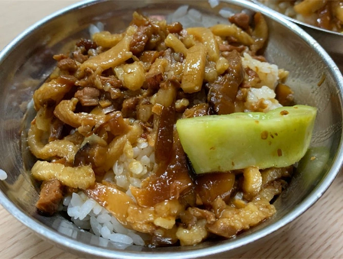 金鋒魯肉飯