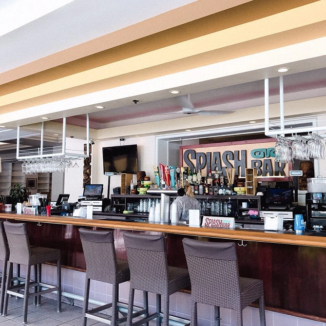 SPLASH BAR