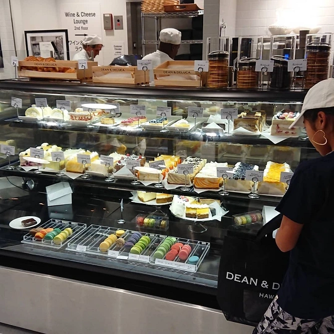 DEAN & DELUCA