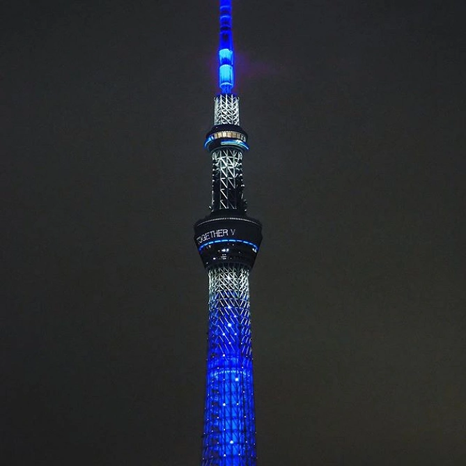 東京スカイツリーの地球をイメージした特別ライティング