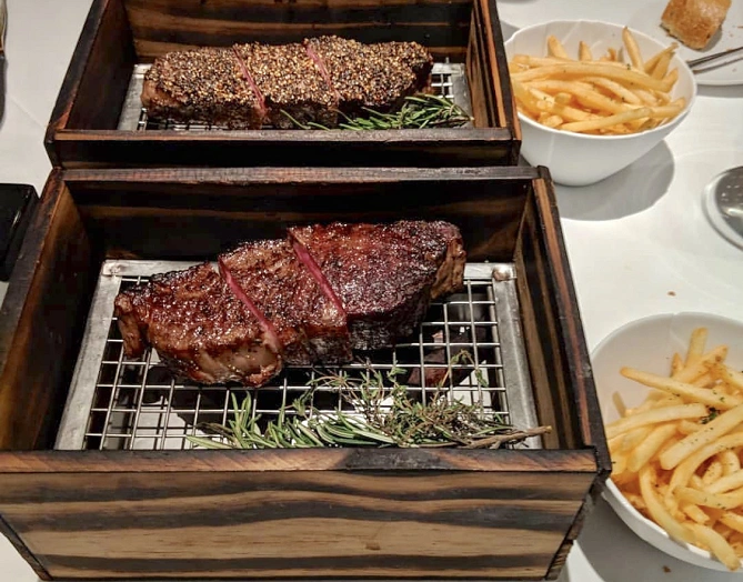 A CUT ステーキハウス 