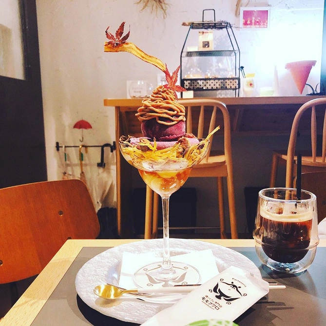 モモブクロ