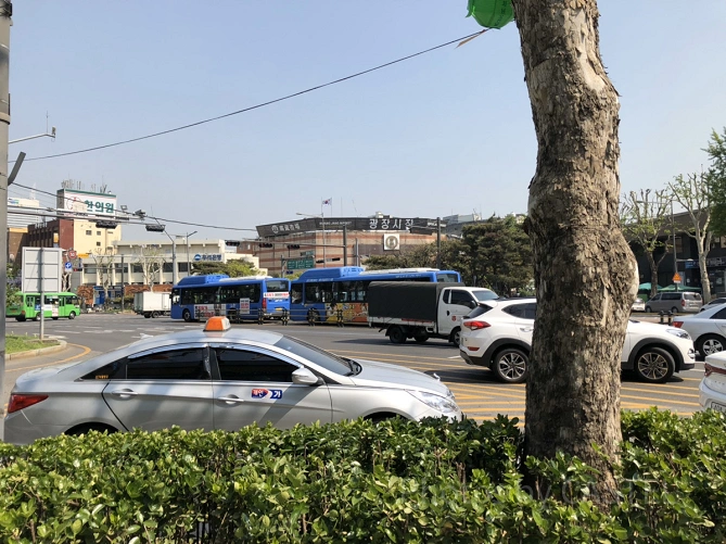ソウル市内のタクシーやバス