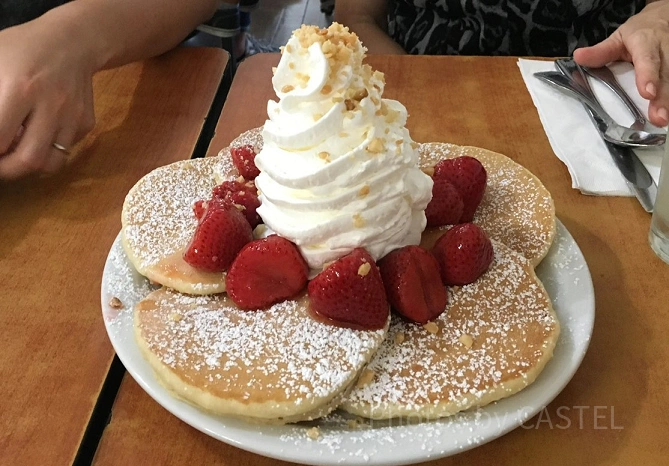 ホイップクリームパンケーキ