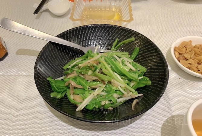 チャイニーズチャイブみじん切りにんにく炒め