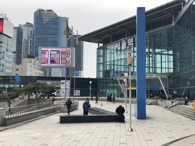 都心に位置するソウル駅