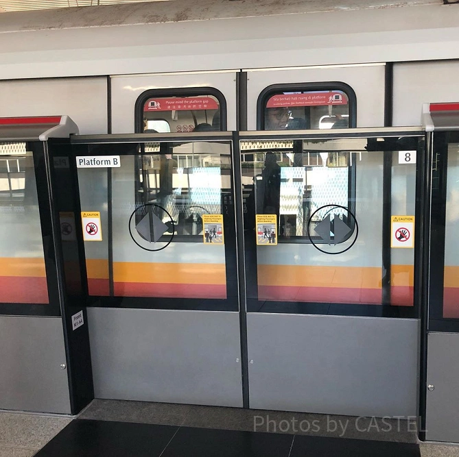 MRT（地下鉄）のドア